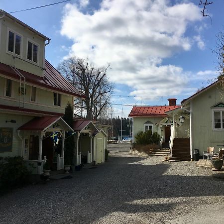 Hotell Torpa Pensionat - Sweden Hotels Sodertalje Exterior photo