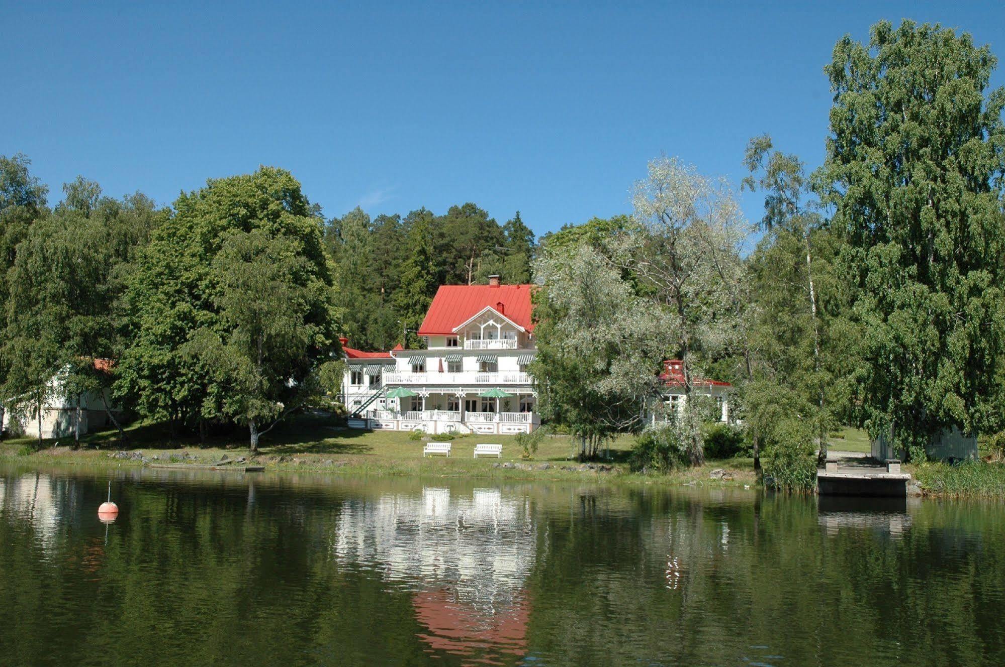 Hotell Torpa Pensionat - Sweden Hotels Sodertalje Exterior photo